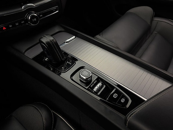 Volvo XC60 25 of 30