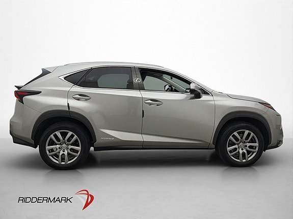 Lexus NX300h 9 of 30