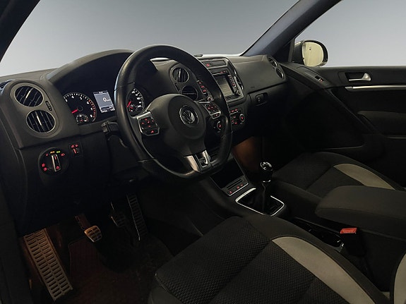 Volkswagen Tiguan 8 of 23