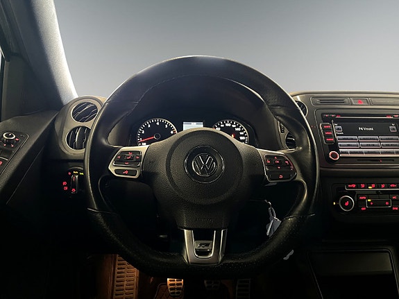 Volkswagen Tiguan 10 of 23