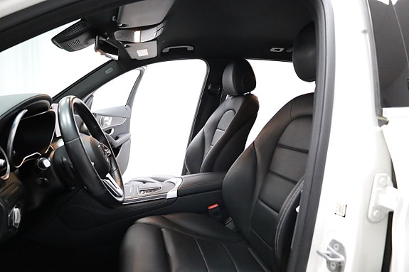 Mercedes-Benz GLC300 e 11 of 28