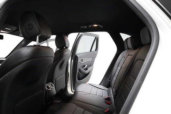 Mercedes-Benz GLC300 e 17 of 28