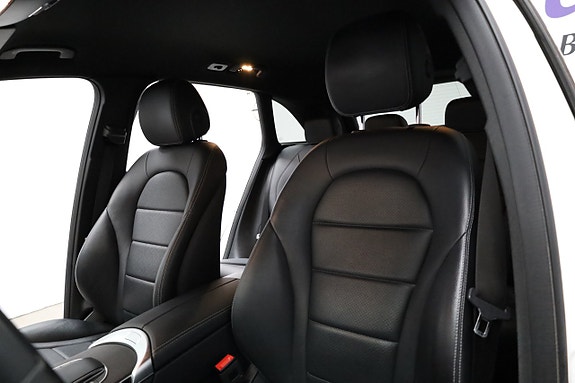 Mercedes-Benz GLC300 e 10 of 28