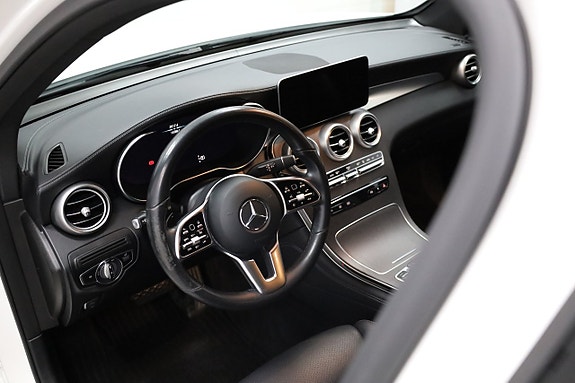 Mercedes-Benz GLC300 e 5 of 28