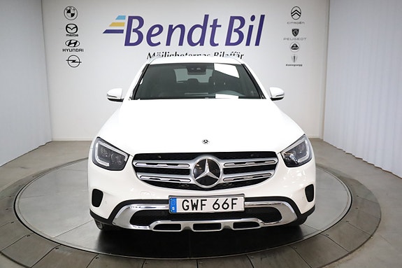 Mercedes-Benz GLC300 e 2 of 28