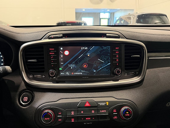 Kia Sorento 17 of 27