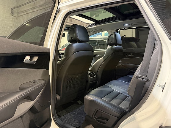 Kia Sorento 11 of 27