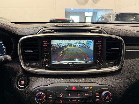 Kia Sorento 18 of 27