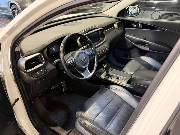Kia Sorento 13 of 27