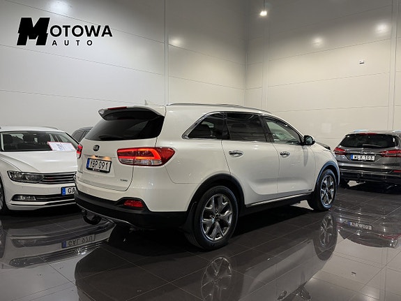 Kia Sorento 2 of 27
