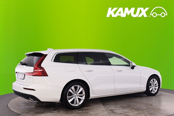 Volvo V60 2 of 23
