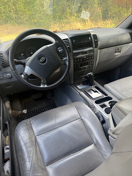 Kia Sorento 2 of 6