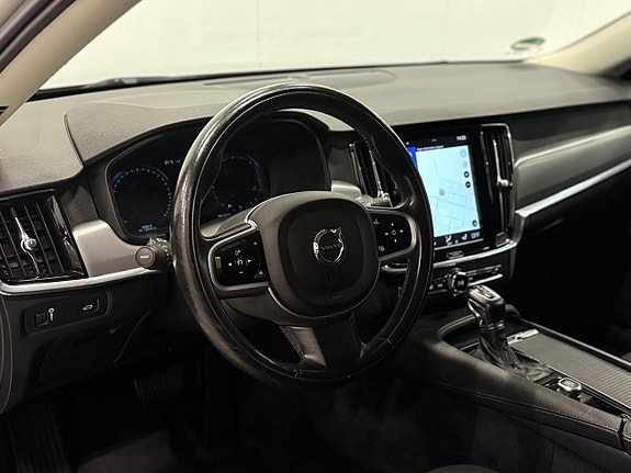 Volvo V90 10 of 26