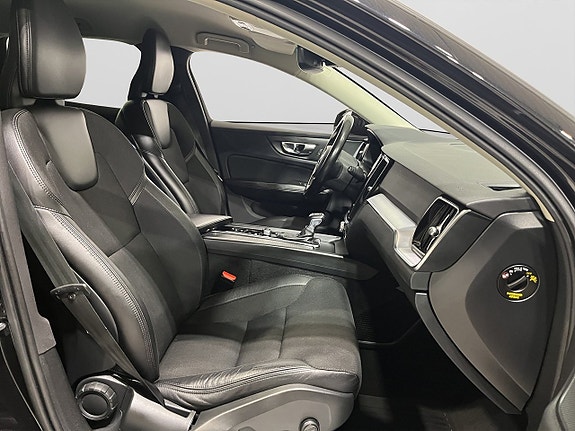 Volvo V60 Cross Country 9 of 21