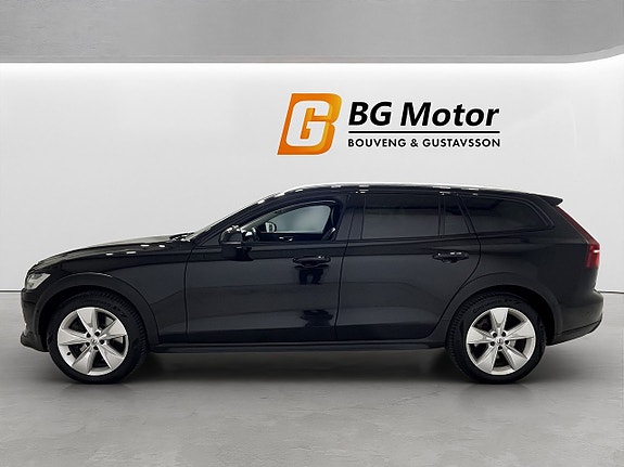 Volvo V60 Cross Country 7 of 21
