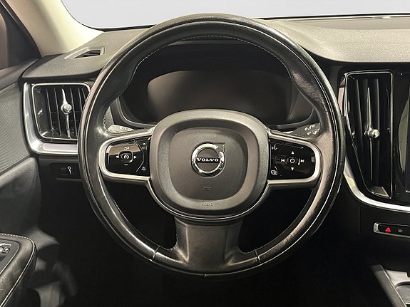 Volvo V60 Cross Country 13 of 21