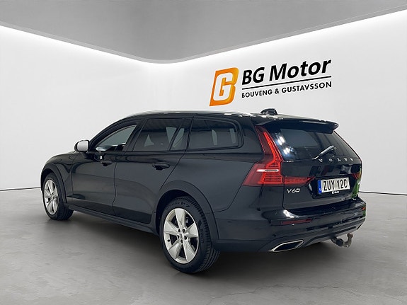 Volvo V60 Cross Country 6 of 21