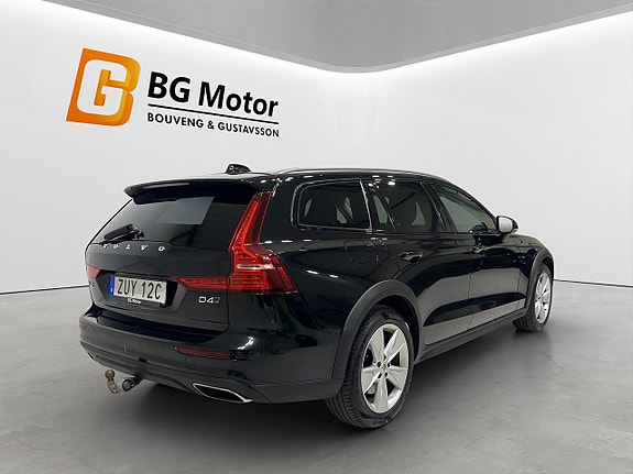 Volvo V60 Cross Country 4 of 21