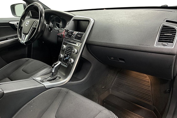 Volvo XC60 15 of 29