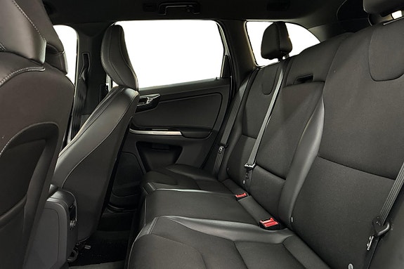 Volvo XC60 14 of 29