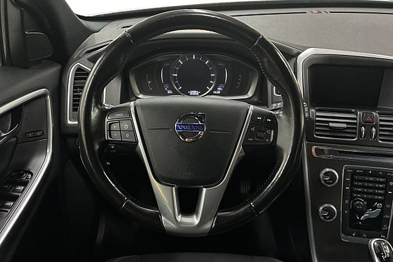 Volvo XC60 16 of 29