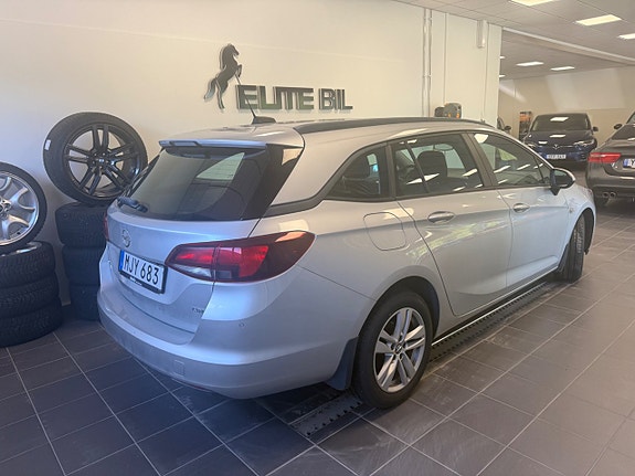 Opel Astra 2 of 9