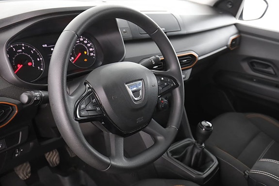 Dacia Sandero 12 of 30