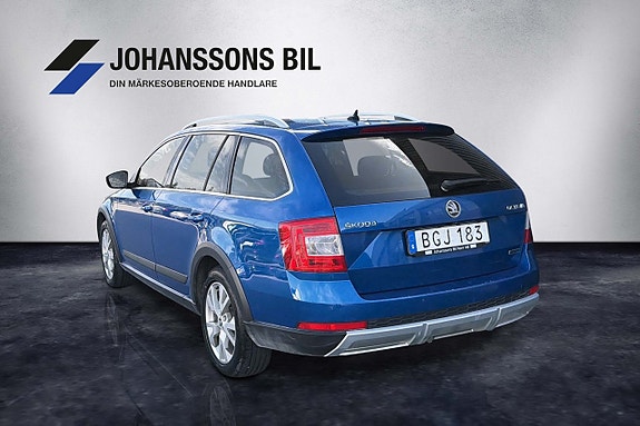 Skoda Octavia Scout 3 of 7
