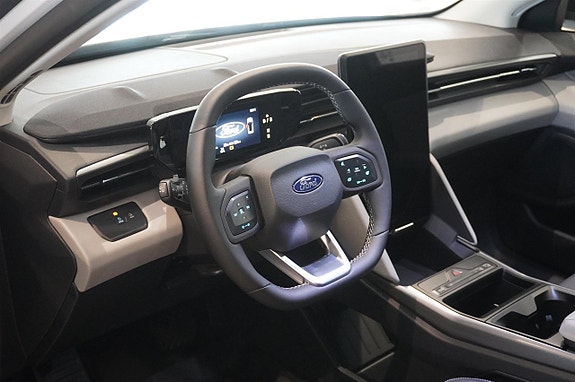 Ford Explorer 2 of 11