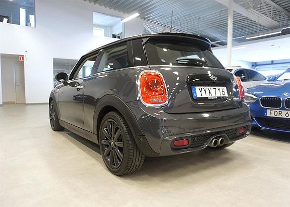 MINI Cooper S 4 of 17