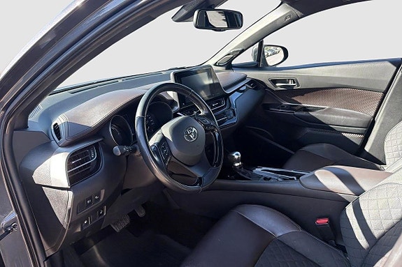 Toyota C-HR 7 of 12
