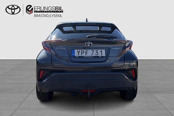 Toyota C-HR 4 of 12
