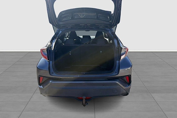 Toyota C-HR 11 of 12