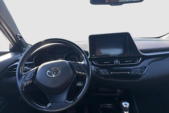 Toyota C-HR 10 of 12