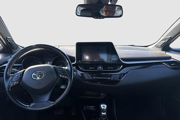 Toyota C-HR 9 of 12
