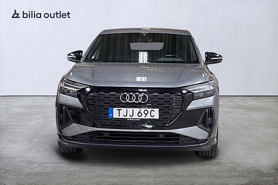 Audi Q4 e-tron 3 of 30