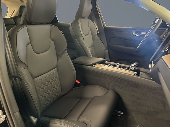 Volvo XC60 6 of 12