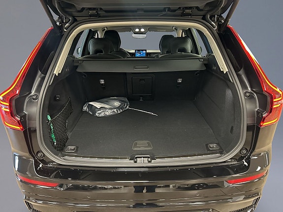 Volvo XC60 8 of 12