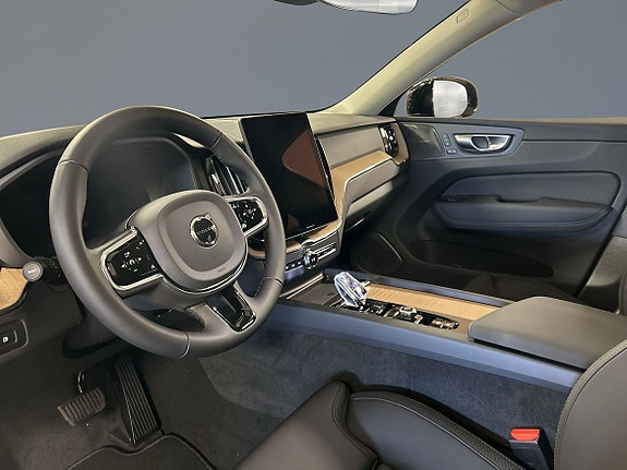 Volvo XC60 4 of 12
