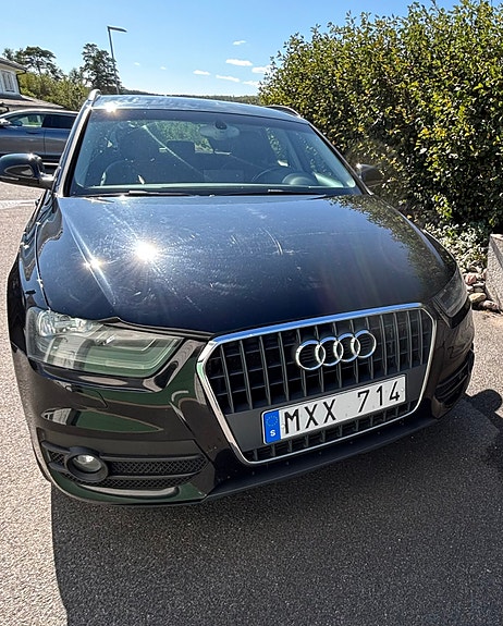 Audi Q3 2 of 9