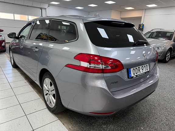 Peugeot 308 SW 4 of 16