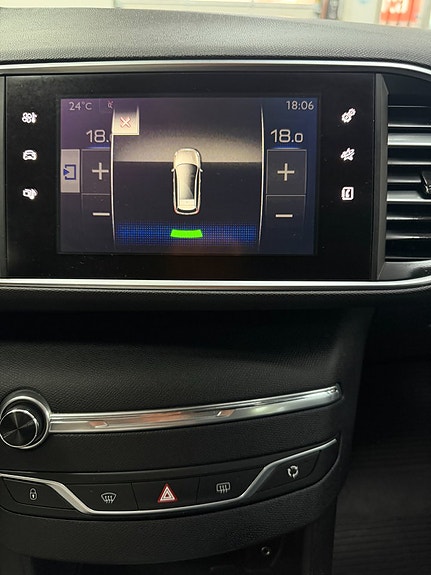 Peugeot 308 SW 10 of 16