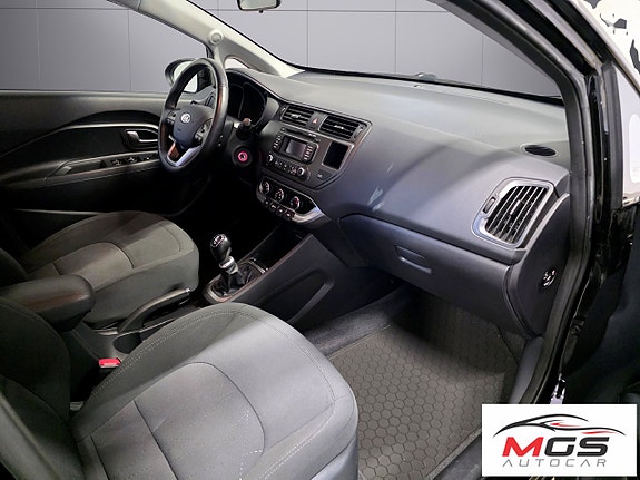 Kia Rio 11 of 23