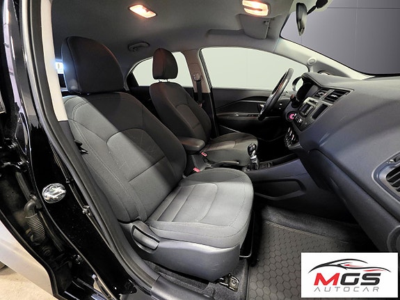 Kia Rio 12 of 23