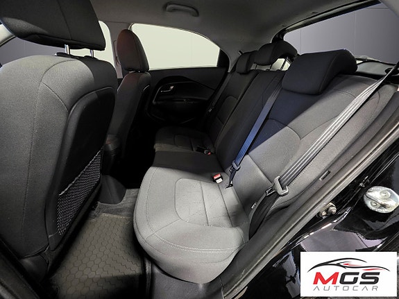 Kia Rio 14 of 23