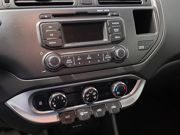 Kia Rio 19 of 23