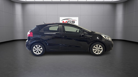 Kia Rio 8 of 23