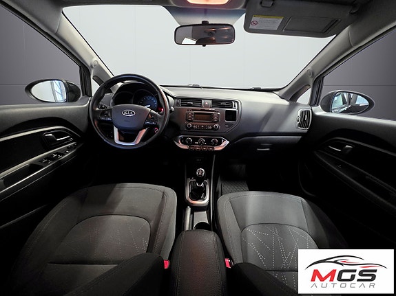Kia Rio 10 of 23