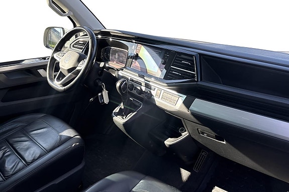Volkswagen Multivan 10 of 24