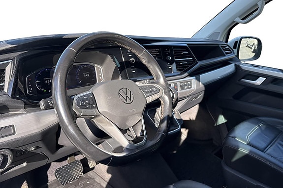 Volkswagen Multivan 9 of 24